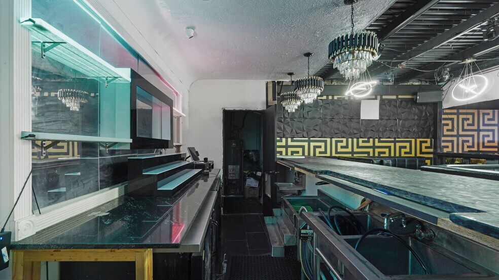 More Photos Of 516 Westheimer Rd, Houston Restaurant For Lease