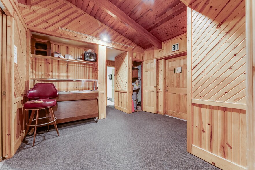 More Photos Of 21507 Seneca Trl, Marlinton Hotel For Sale