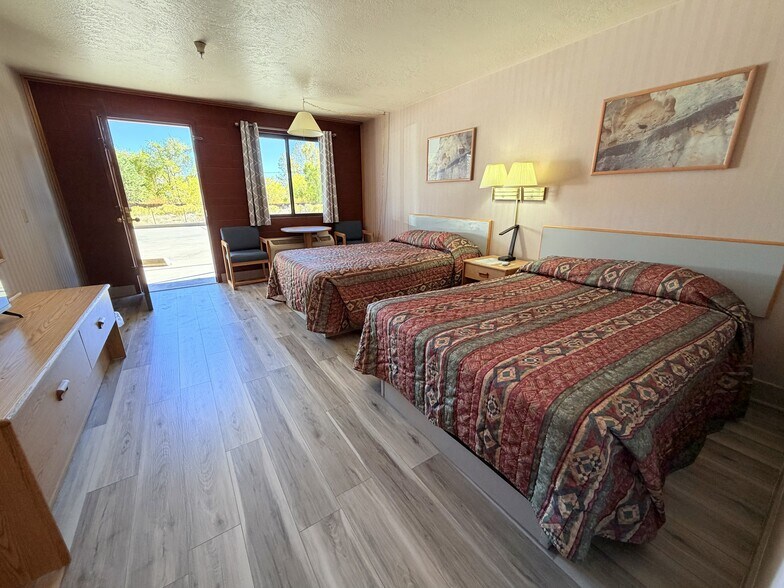 More Photos Of 380 W Main St, Escalante Hotel For Sale