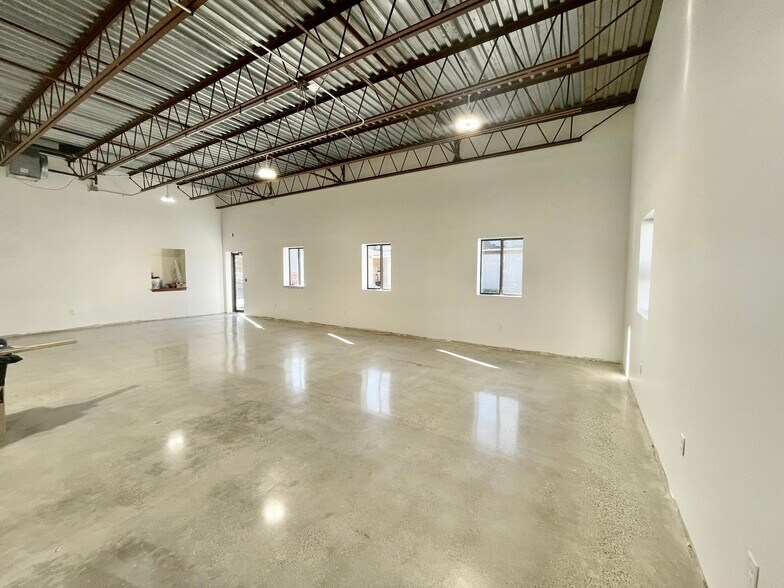 More Photos Of 25 Clarendon St, Watertown Research And Development For Lease