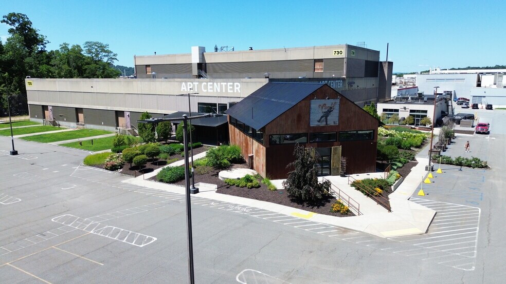 More Photos Of 2070 Route 52, Hopewell Junction Unknown For Lease