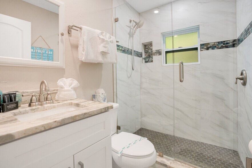 More Photos Of 571 Saint Judes Dr, Longboat Key Apartments For Sale