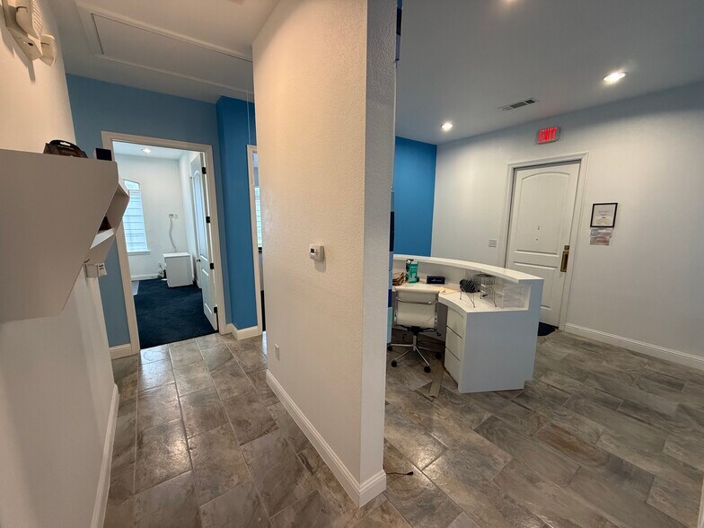 More Photos Of 3440 Eldorado Pky, McKinney Office For Sale