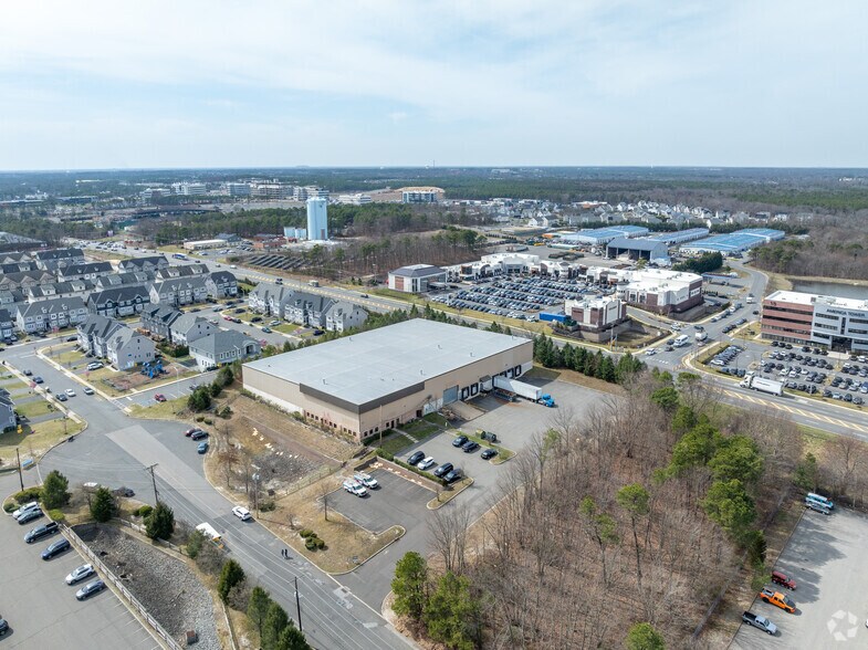 More Photos Of 120 Kenyon Dr, Lakewood Warehouse For Lease