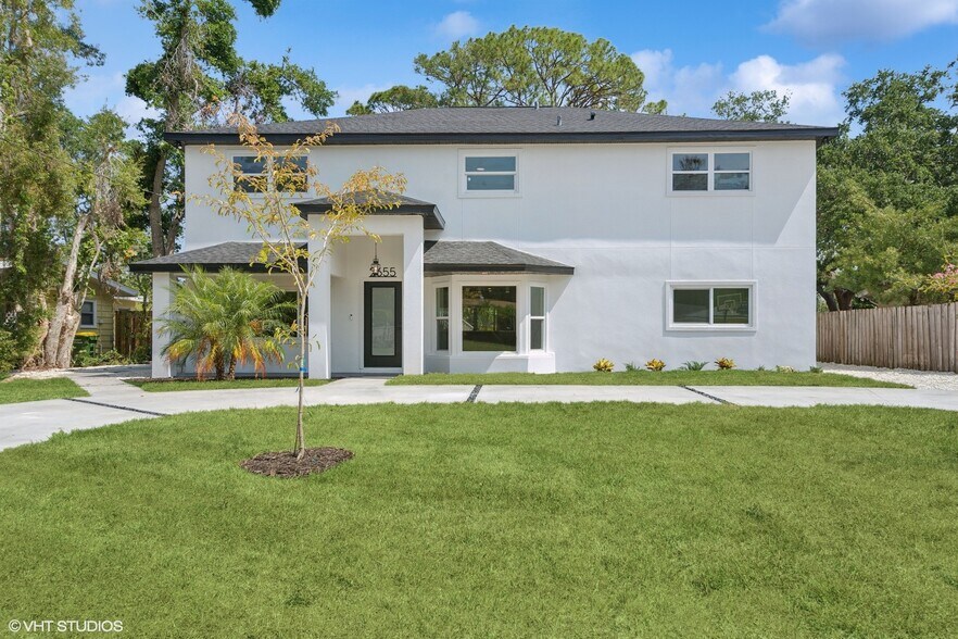 Primary Photo Of 2655 Bay St, Sarasota Apartments For Sale