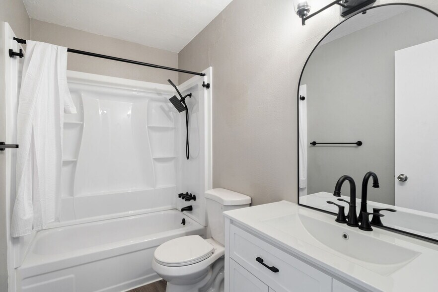 More Photos Of 2938 E Walnut St, Port Angeles Apartments For Sale