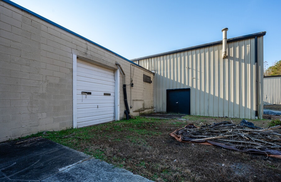 More Photos Of 1941 Haw River Hopedale Rd, Burlington Warehouse For Sale