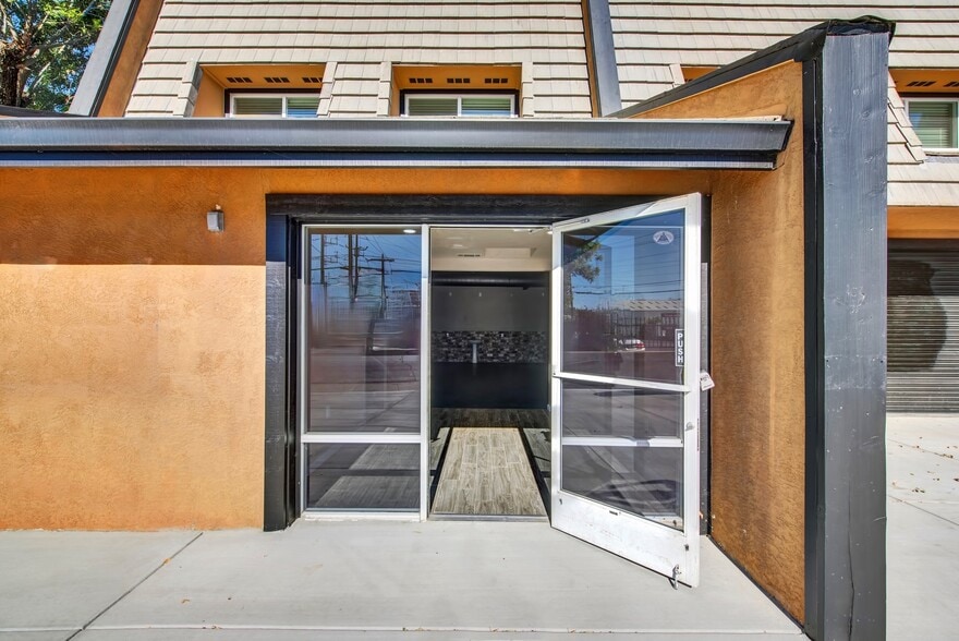 More Photos Of 124 S Porter Rd, Dixon Service For Sale
