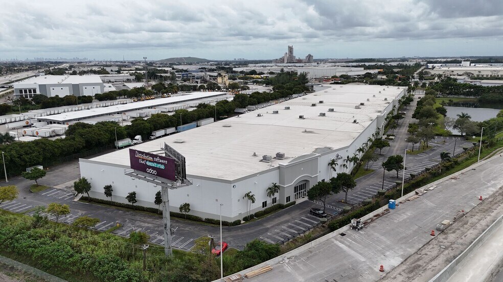 More Photos Of 11401 NW 134th St, Medley Distribution For Lease