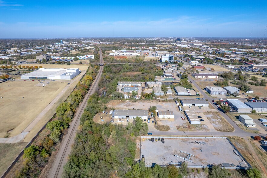 More Photos Of 319-323 NW 59th St, Oklahoma City Manufacturing For Sale