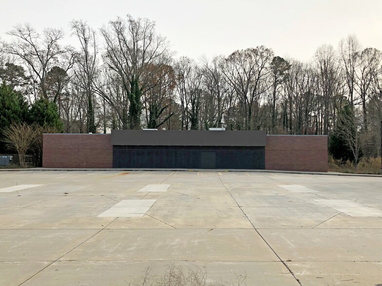 More Photos Of 4900 Stone Mountain Hwy, Lilburn Freestanding For Lease