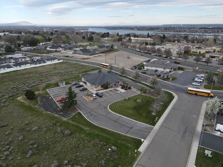 More Photos Of 1123 N Grant Pl, Kennewick Office For Sale