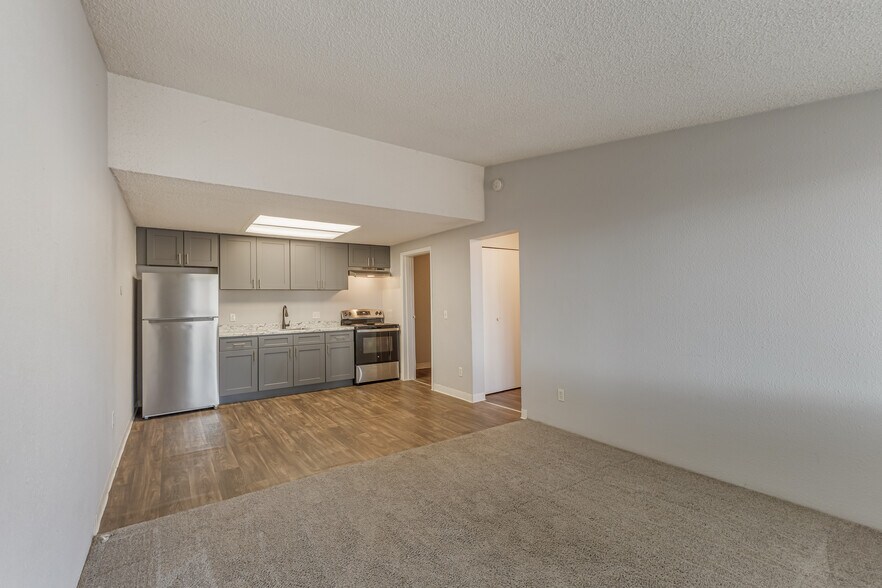 More Photos Of 33230 Ryan Dr, Leesburg Apartments For Sale