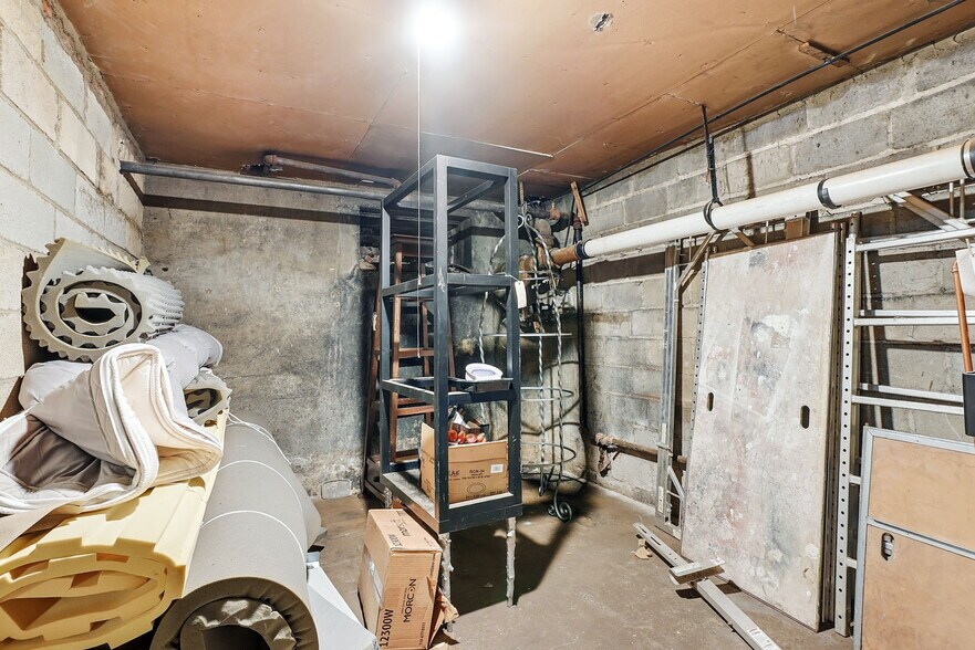 More Photos Of 1157 Pleasantville Rd, Briarcliff Manor Storefront For Sale