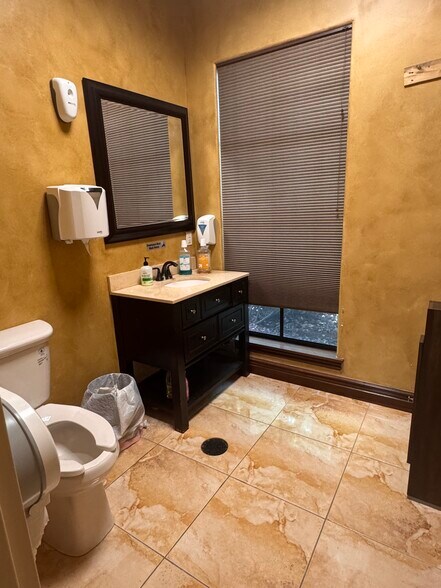 More Photos Of 14131 Metropolis Ave, Fort Myers Medical For Lease