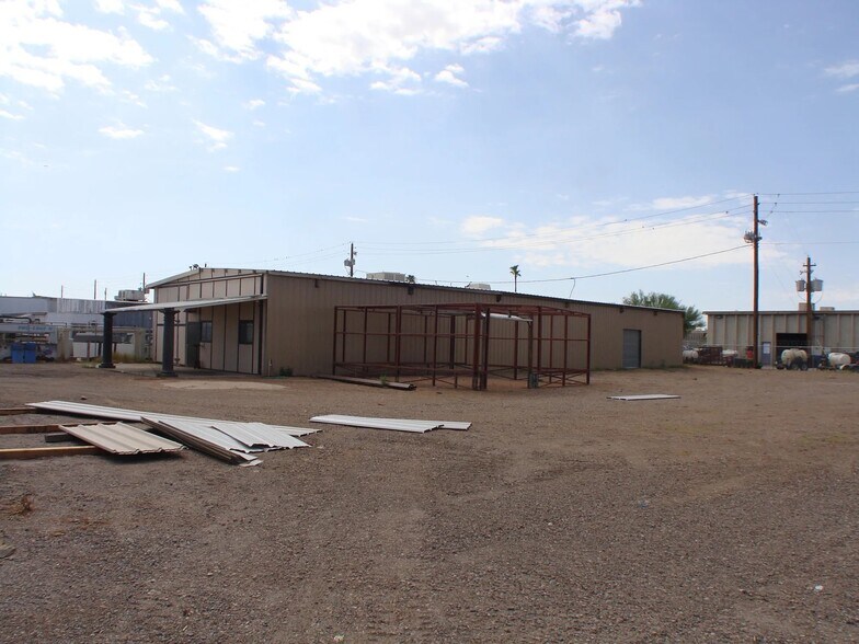 More Photos Of 213 S Alma School Rd, Mesa Warehouse For Lease