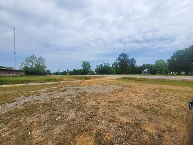 More Photos Of 14077 N Highway 75, Willis Warehouse For Sale