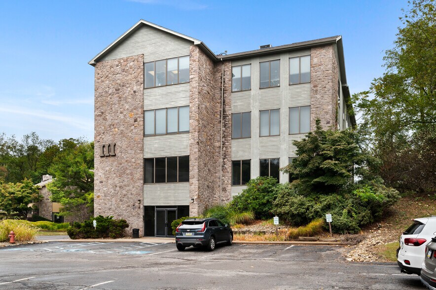 More Photos Of 105 Bradford Rd, Wexford Office For Lease