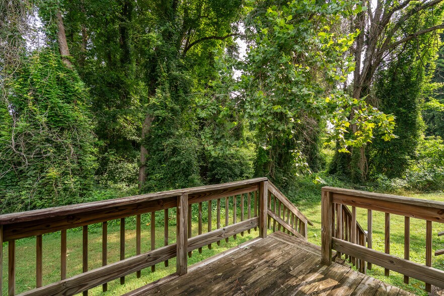 More Photos Of 210 Smith St, South Hill Apartments For Sale