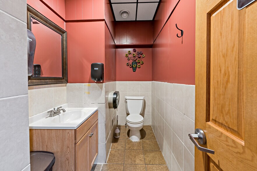 More Photos Of 180 Butler Rd, Saxonburg Restaurant For Sale