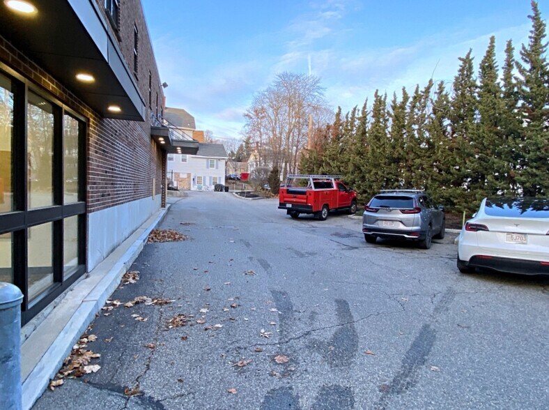 More Photos Of 573 Main St, Woburn Office For Lease