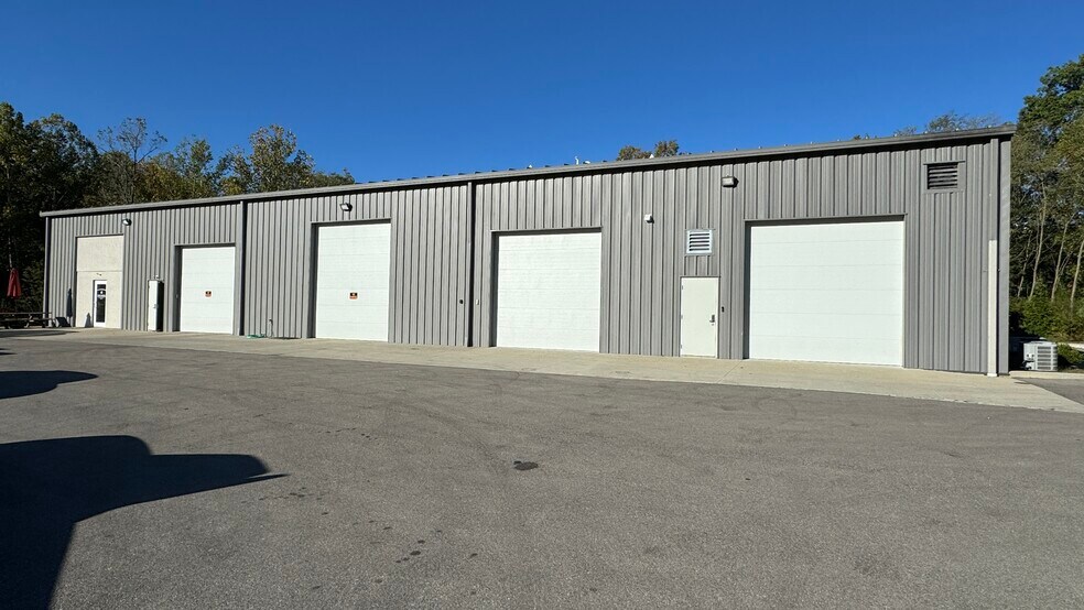More Photos Of 2917 S McIntire Dr, Bloomington Warehouse For Sale