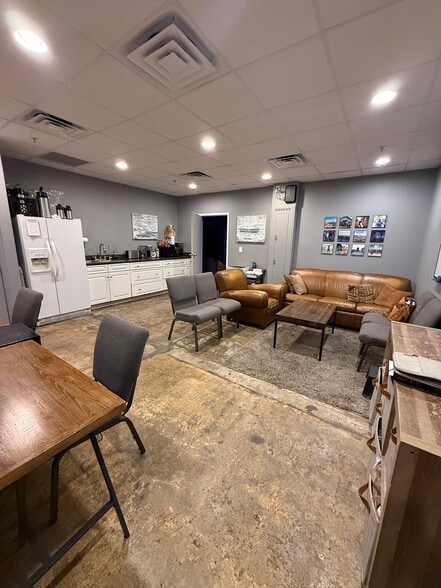 More Photos Of 102 6th Ave N, Jacksonville Unknown For Lease