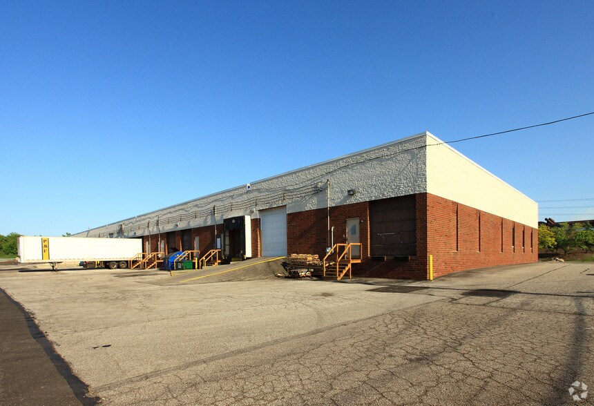 More Photos Of 21550-2160 Alexander Rd, Oakwood Village Warehouse For Lease