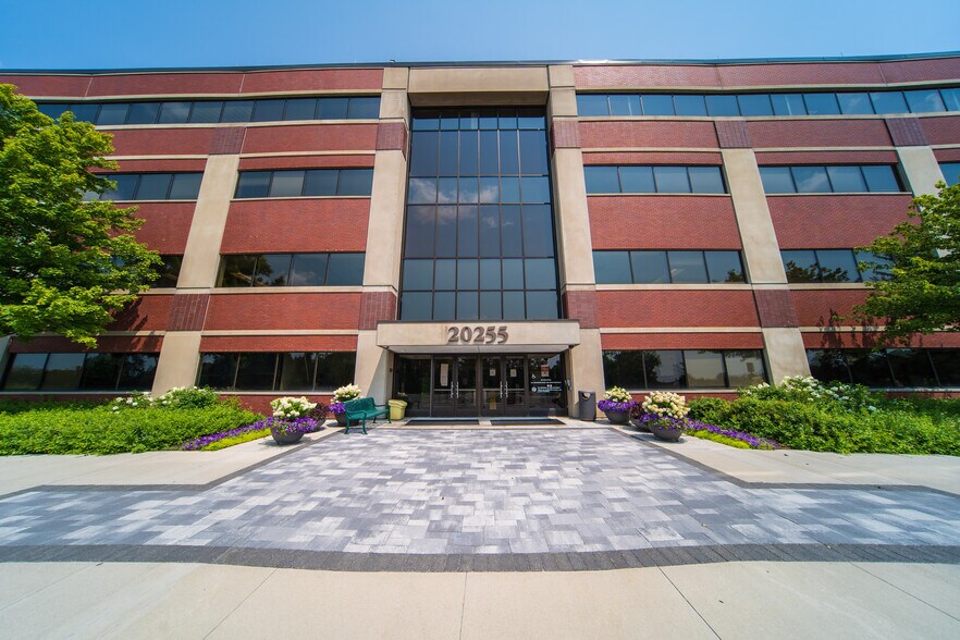 More Photos Of 20255 Victor Pky, Livonia Loft Creative Space For Lease