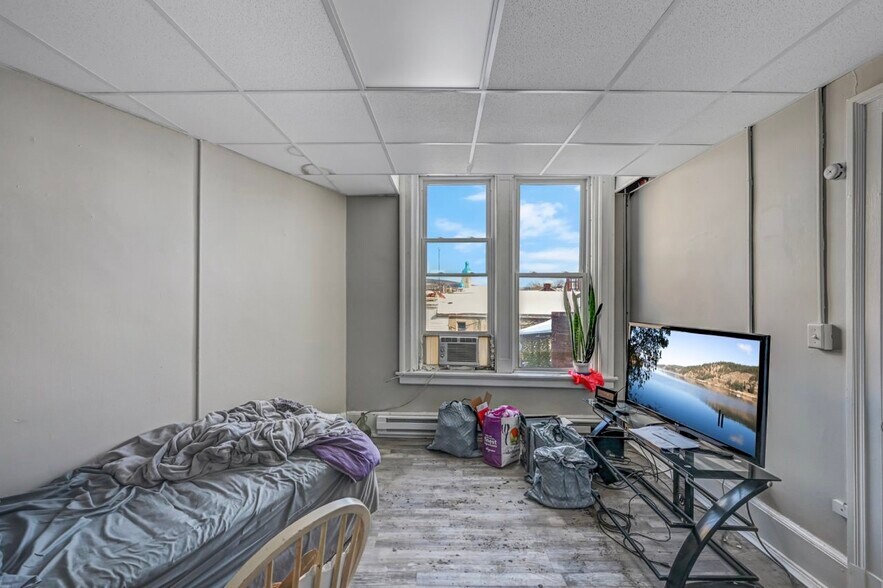 More Photos Of 310-312E Lackawanna Ave, Olyphant Apartments For Sale