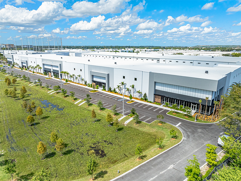 More Photos Of 311 Racetrack Loop, Pompano Beach Unknown For Lease