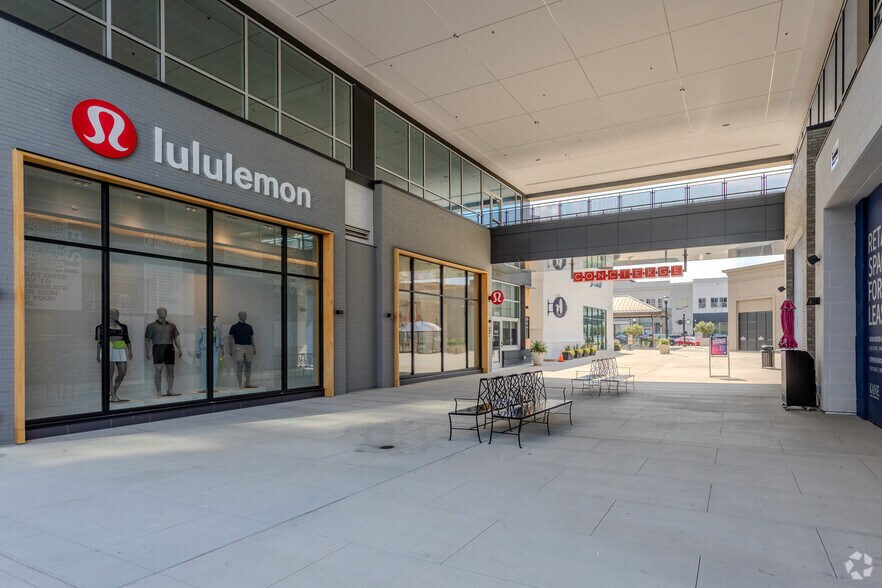 More Photos Of 4000 Center At North Hills St, Raleigh Unknown For Lease