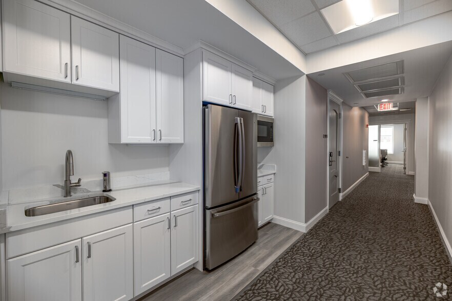 More Photos Of 1274 Osgood St, North Andover Coworking Space