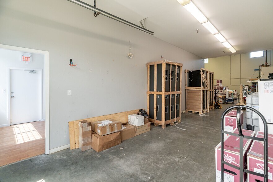 More Photos Of 2071 Kingsway Ave, Port Coquitlam Light Distribution For Lease