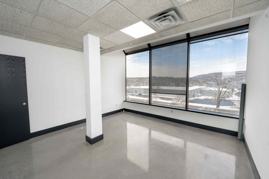 More Photos Of 8 John Walsh Blvd, Peekskill Office For Lease
