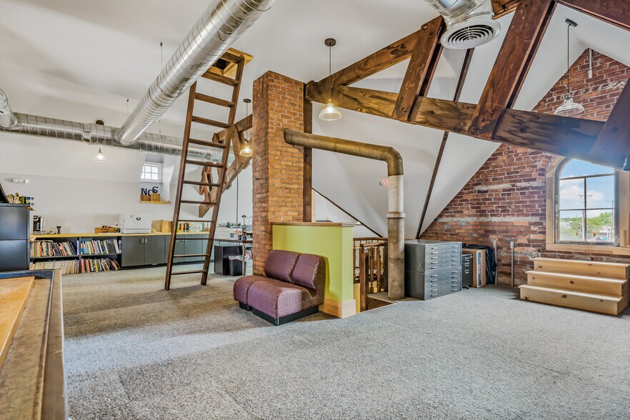 More Photos Of 624 W Wayne St, Fort Wayne Loft Creative Space For Sale