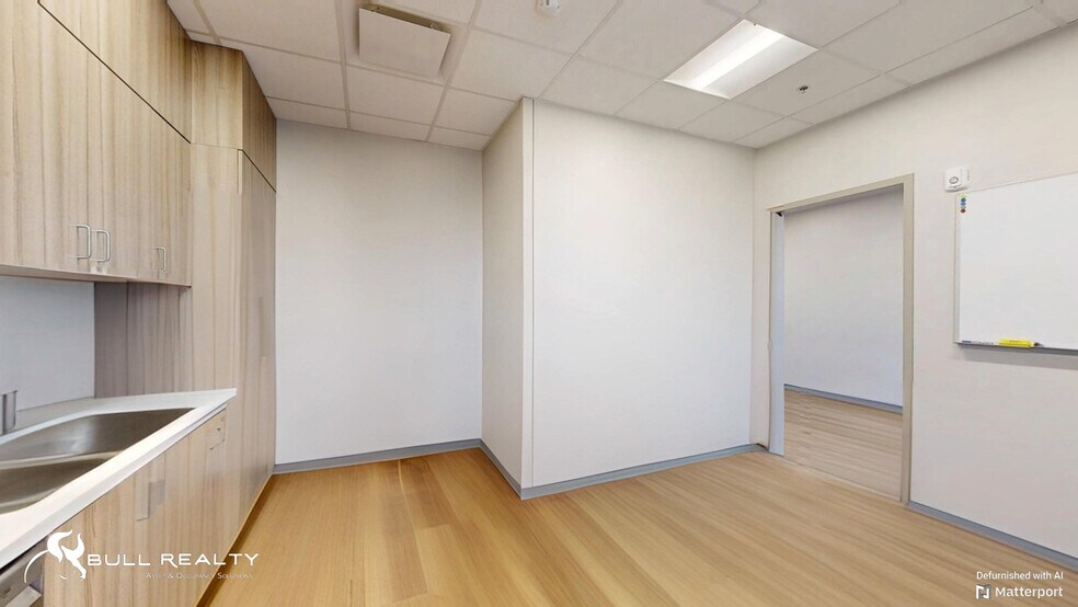 More Photos Of 34 Upper Riverdale Rd, Riverdale Medical For Lease