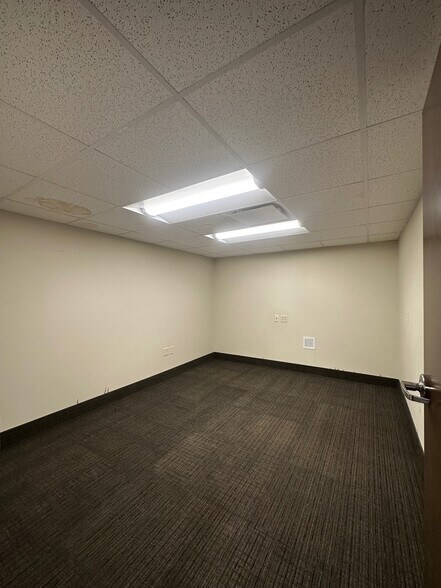 More Photos Of 599 Farmington Ave, Farmington Medical For Lease