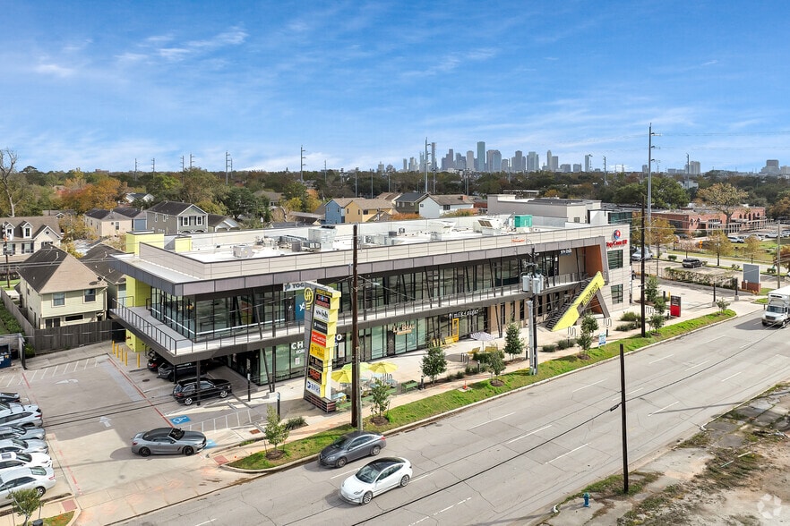 Primary Photo Of 1324 N Shepherd Dr, Houston Storefront Retail Office For Lease