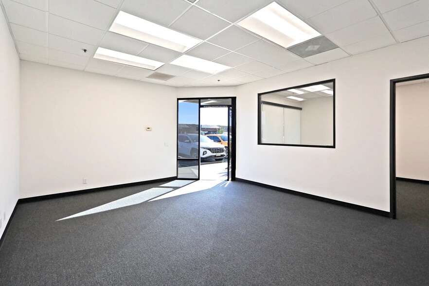 More Photos Of 42201 Beacon Hl, Palm Desert Light Manufacturing For Lease