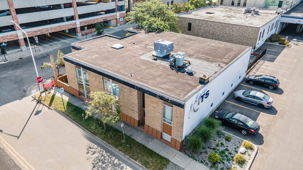 More Photos Of 135 N Church St, Kalamazoo Office Residential For Sale