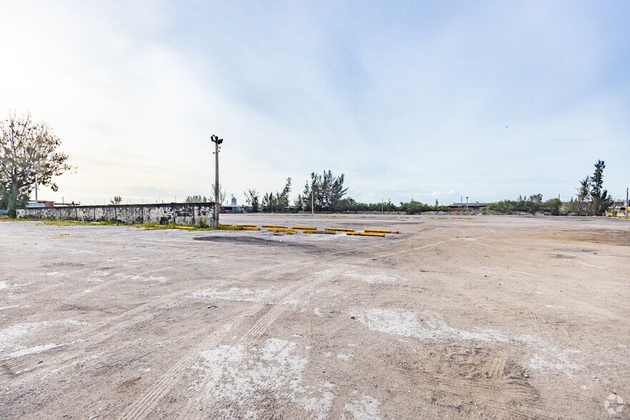 More Photos Of 13045 Cairo Ln, Opa Locka Land For Lease