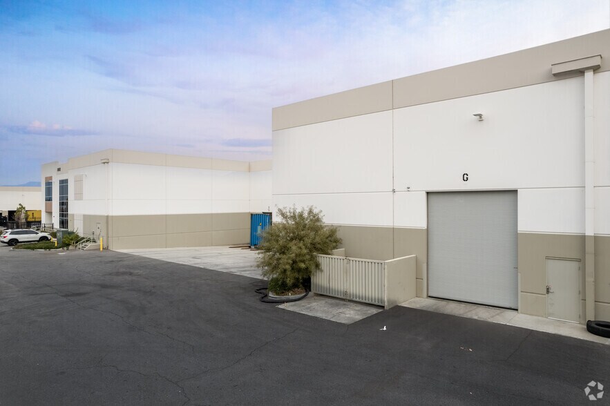 More Photos Of 802 Echelon Ct, City of Industry Warehouse For Lease