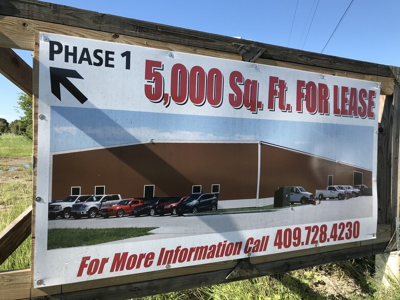 More Photos Of 8727 College St, Beaumont Warehouse For Lease