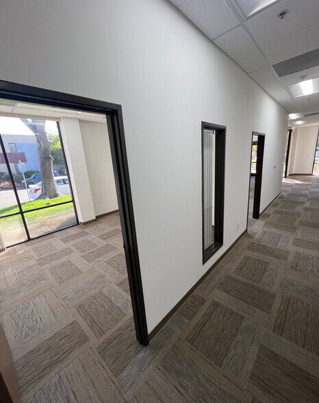 More Photos Of 1047 Serpentine Ln, Pleasanton Research And Development For Lease