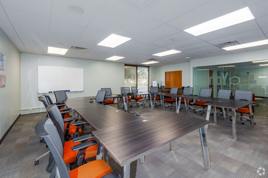 More Photos Of 11960 Westline Industrial Dr, Saint Louis Office For Sale