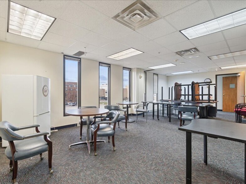 More Photos Of 1100 W Saginaw St, Lansing Medical For Sale