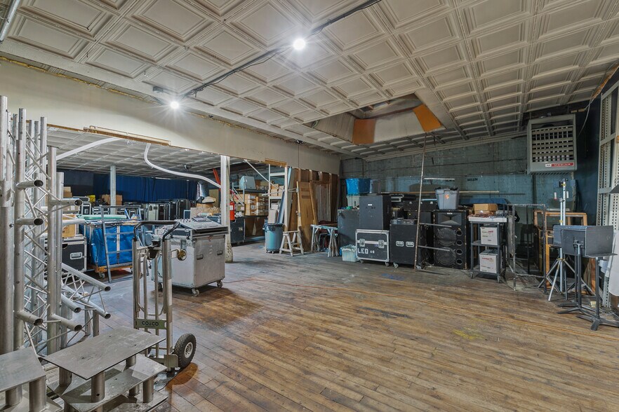 More Photos Of 310 W Broad St, Richmond Storefront For Sale