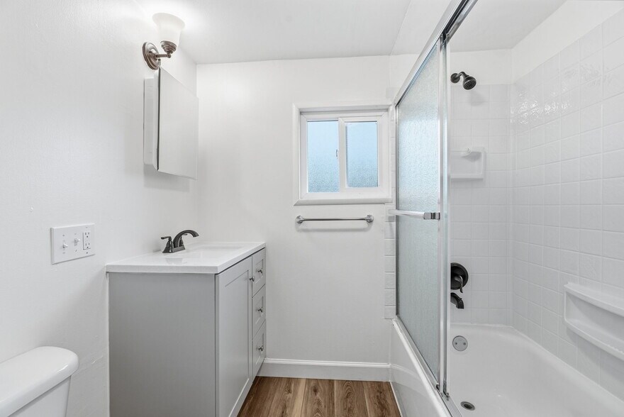 More Photos Of 180 2nd St, Cathlamet Apartments For Sale