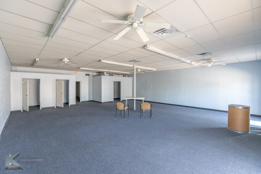 More Photos Of 817 Butternut St, Abilene Flex For Sale